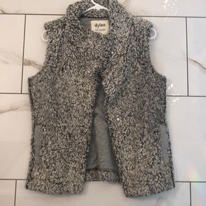 Dylan furry vest